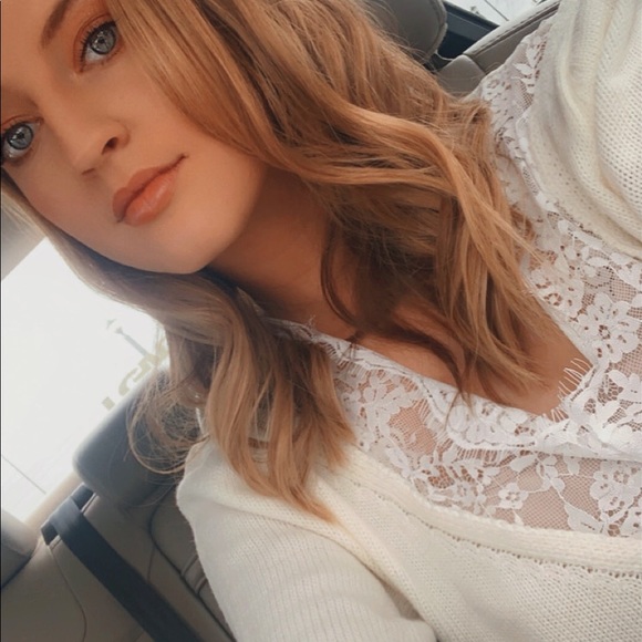 SHEIN Creme Sweater - Picture 2 of 2